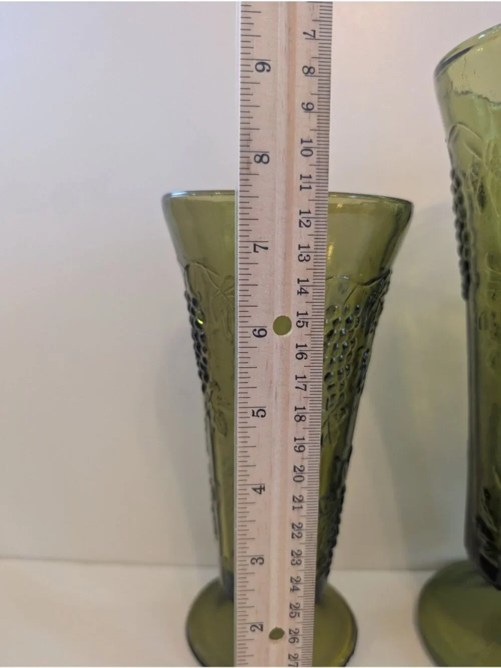 Set of 3 Vintage Green Harvest Grape Glass Vases 60s 70s Colony Flower Decor
